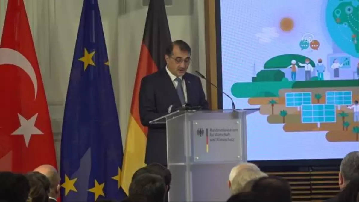 Bakan Dönmez: "Türkiye\'nin enerji dönüşümünde hidrojenin de önemli payının olacağını düşünüyoruz"