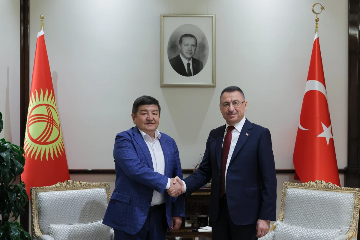 Cumhurbaşkanı Yardımcısı Oktay, Kırgızistan Bakanlar Kurulu Başkanı Caparov\'u kabul etti