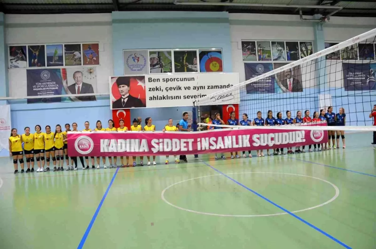 Aydın haber | Didim\'in iki voleybol takımı filede karşı karşıya geldi