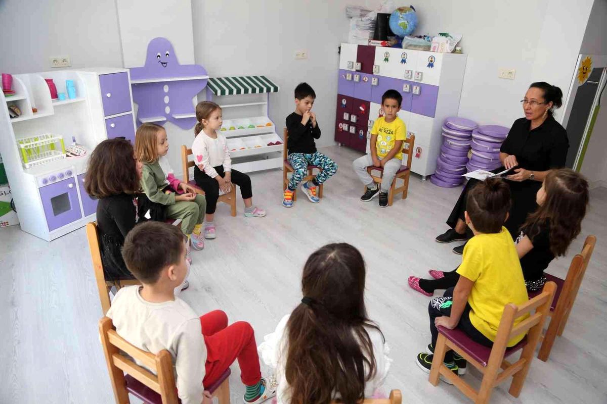 Aydın yerel haberleri: Efeler\'den miniklere İngilizce ve Felsefe eğitimi