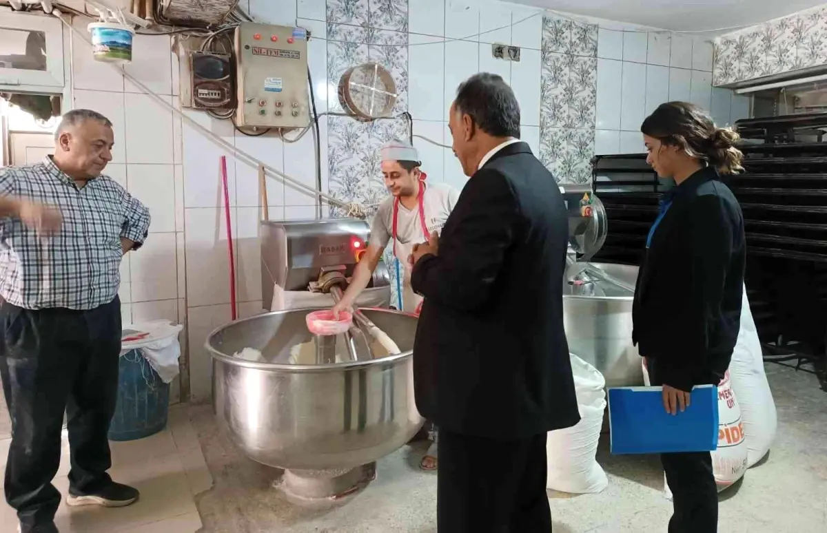 Hakkari yerel haberi | Hakkari\'de fırınlara ani denetim