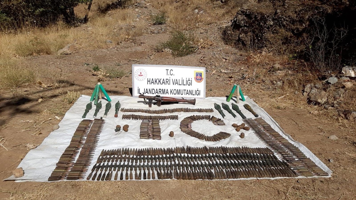 Hakkari 3. sayfa haberleri... Hakkari kırsalındaki sığınakta mühimmat ele geçirildi