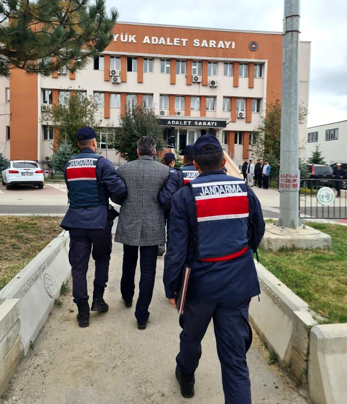 Hapis cezası bulunan şahıs, saklandığı evde kıskıvrak yakalandı