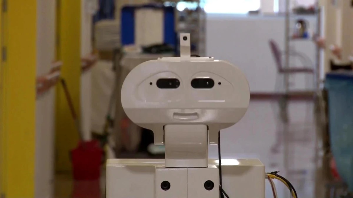 İspanyol Hastanesindeki Sağlık Robotu Hastaların Düşmesini Engelliyor