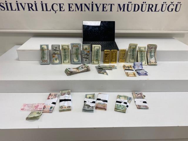 İstanbul Havalimanı'nda külçe altın operasyonu! Valizinden servet çıktı