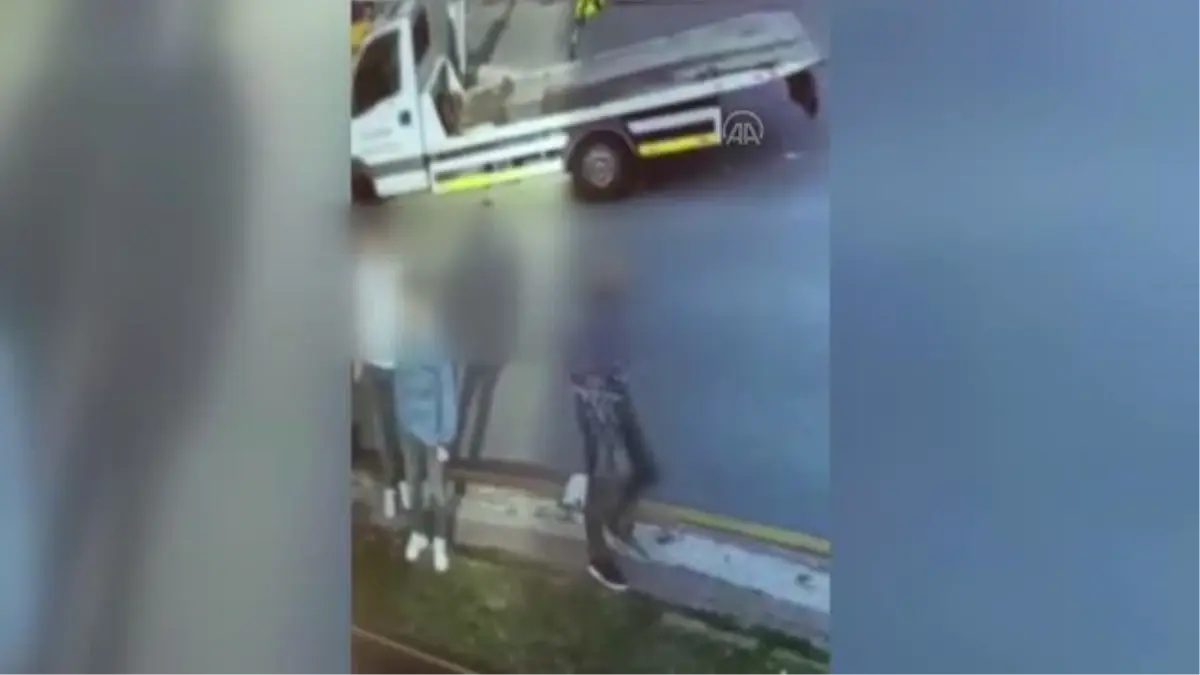 Son dakika haber! İSTANBUL -Taraftarlar arasında yaşanan kavgaya ilişkin 4 kişi yakalandı