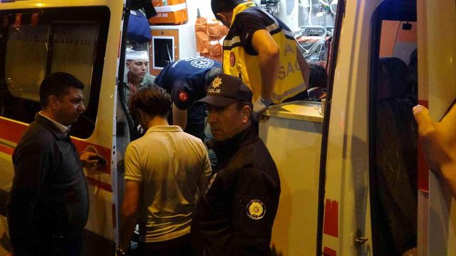 'Kız' meselesi kanlı bitti: 3 yaralı 'Kız' meselesi kanlı bitti: 3 yaralı