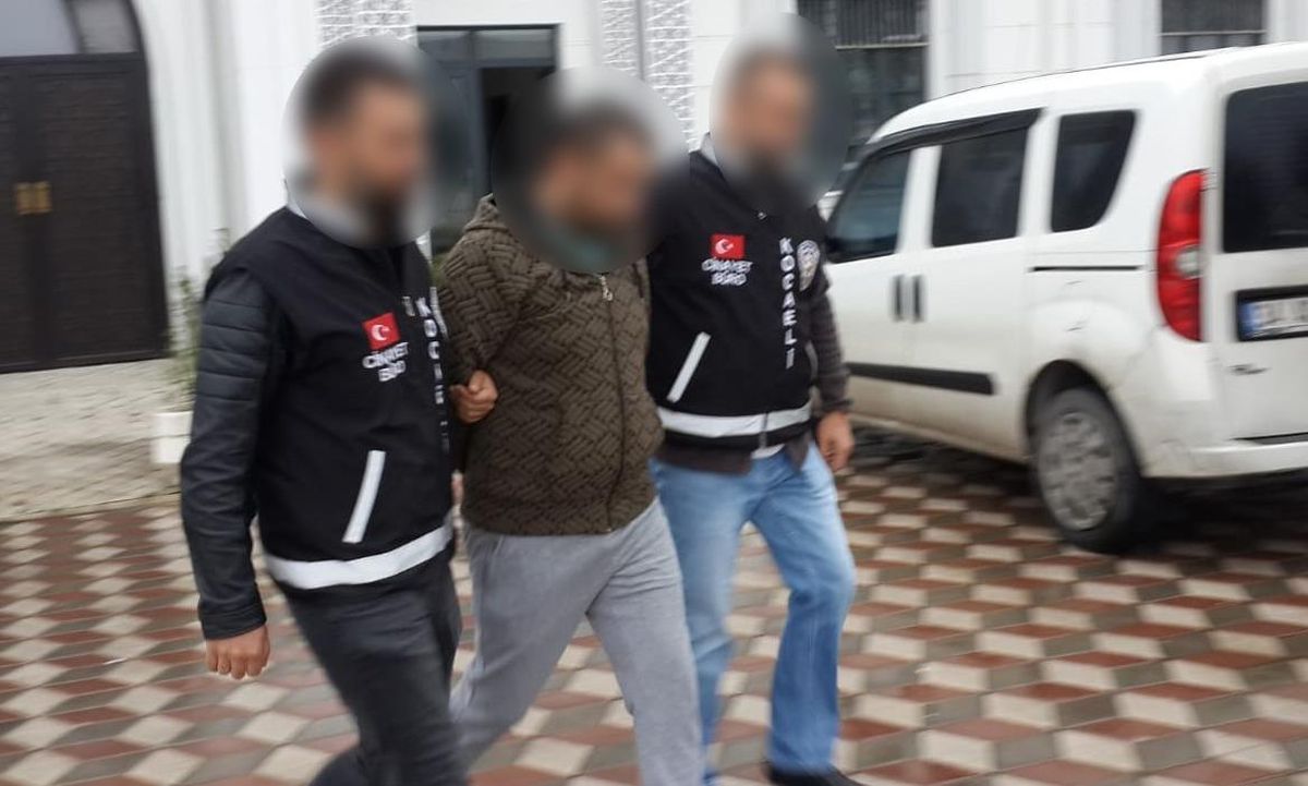 Son Dakika | Kocaeli\'de yangın çıkan evde cesedi bulunan kızın ailesinin avukatından açıklama Açıklaması