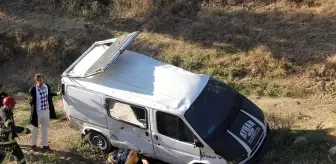 Manisa 3. sayfa haberleri | Manisa'da ticari araç şarampole yuvarlandı: 1 yaralı
