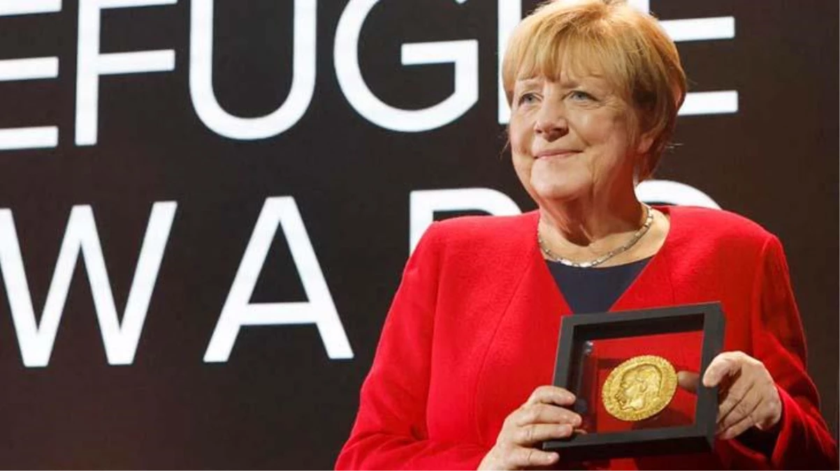 Eski Almanya Başbakanı Merkel mülteci ödülü aldı! Türkiye\'ye yönelik övgü dolu sözler kullandı
