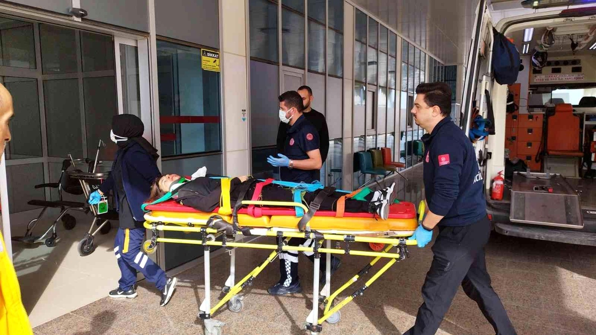 Bursa haberi: Orhangazi\'de okulun penceresinden düşen öğrenci yaralandı