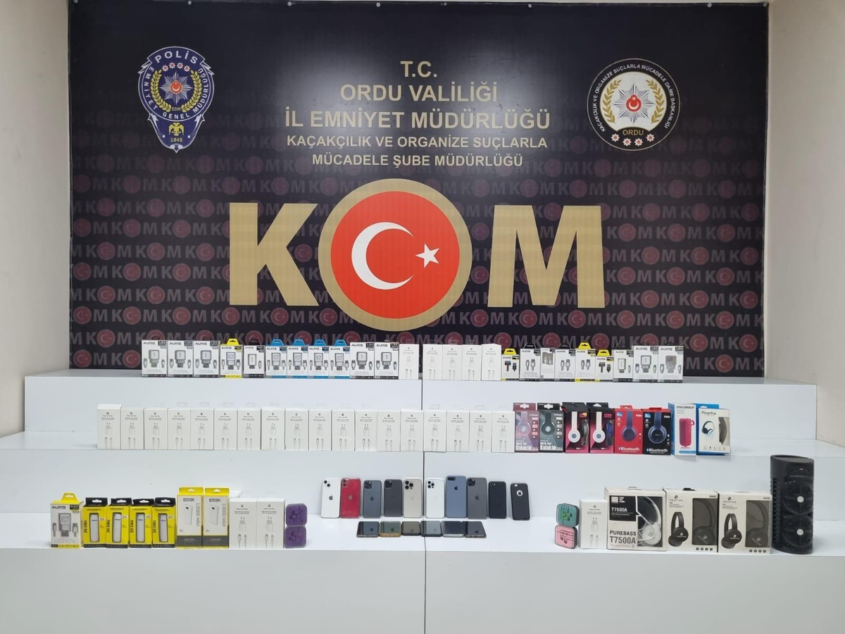 Son dakika haber! Ordu merkezli 4 ilde yapılan kaçak cep telefonu operasyonunda 8 kişi yakalandı