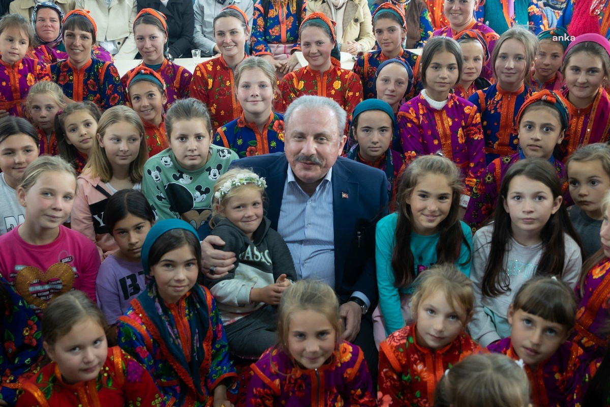 Şentop: Bütün Çocuklar İçin Daha Güzel, Daha Mutlu Bir Gelecek Gayemizle Dünya Kız Çocukları Günü\'nü Kutluyorum