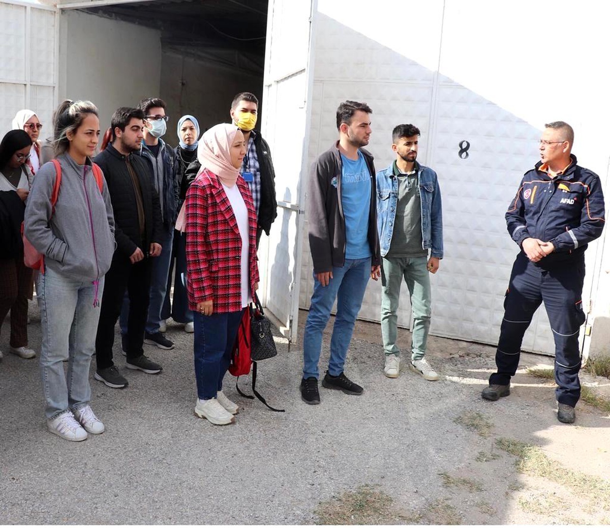 Eskişehir haberleri... Tıp öğrencilerinden AFAD Eskişehir\'e ziyaret