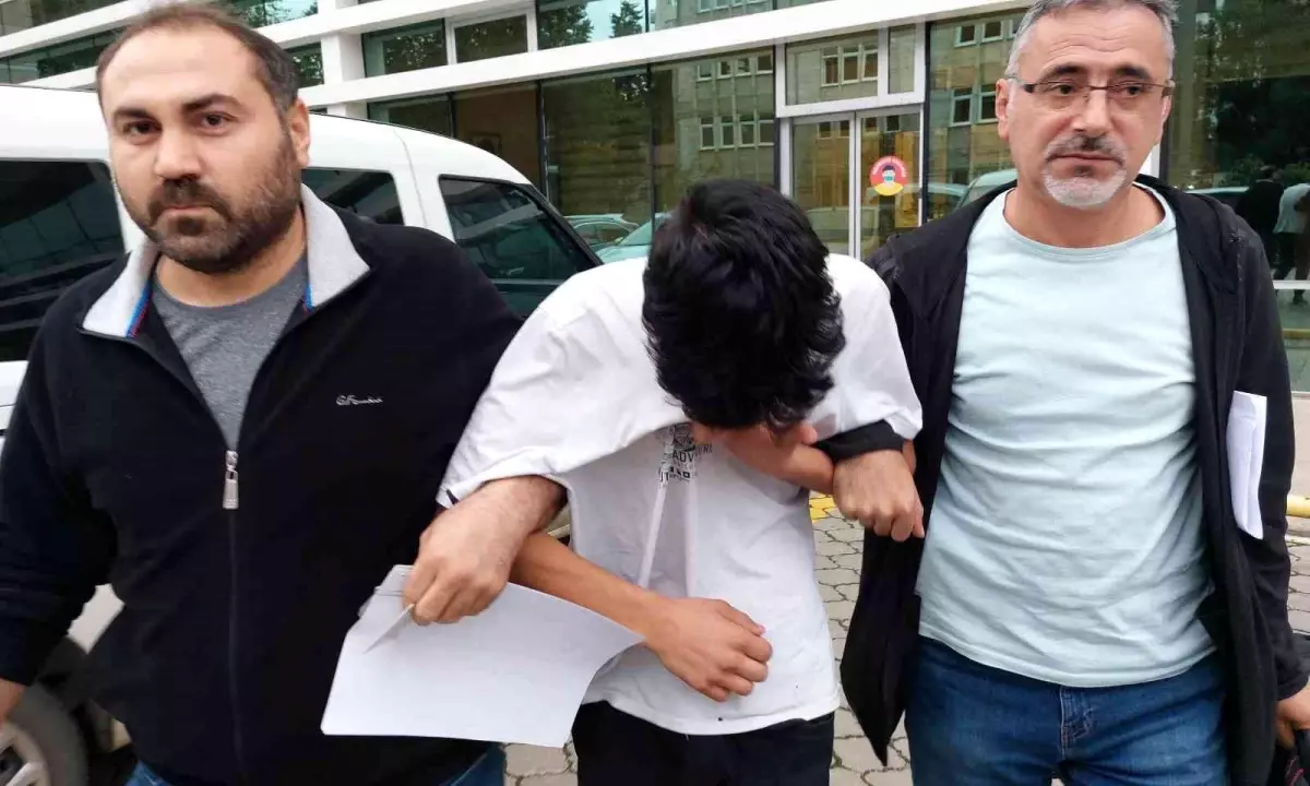 Son dakika 3. sayfa: Tüfekle taksiyi gasp eden 17 yaşındaki çocuk tutuklandı