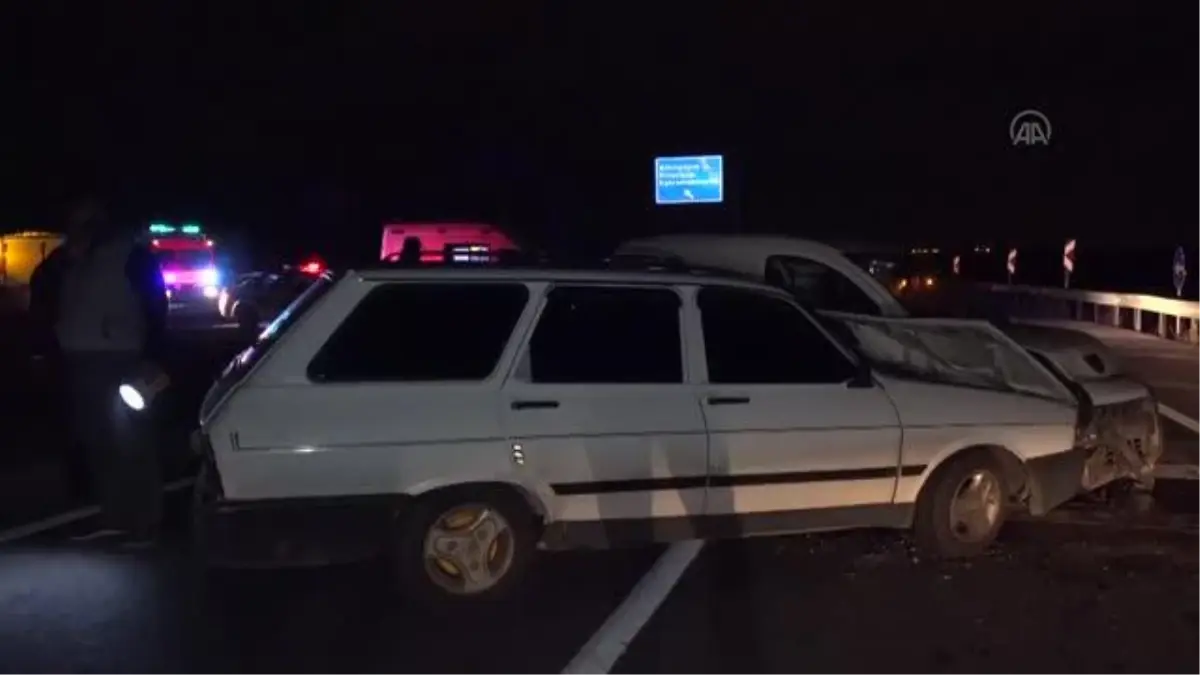 Son dakika haber... Üç aracın karıştığı kazada 4 kişi yaralandı