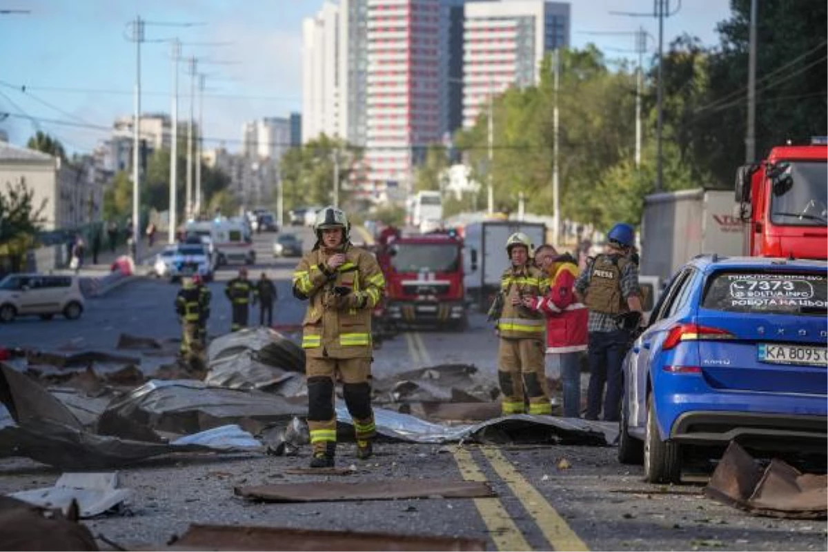Ukraynalı yetkili Dzheppar: Zaporijya\'da dün gece 15 patlama oldu