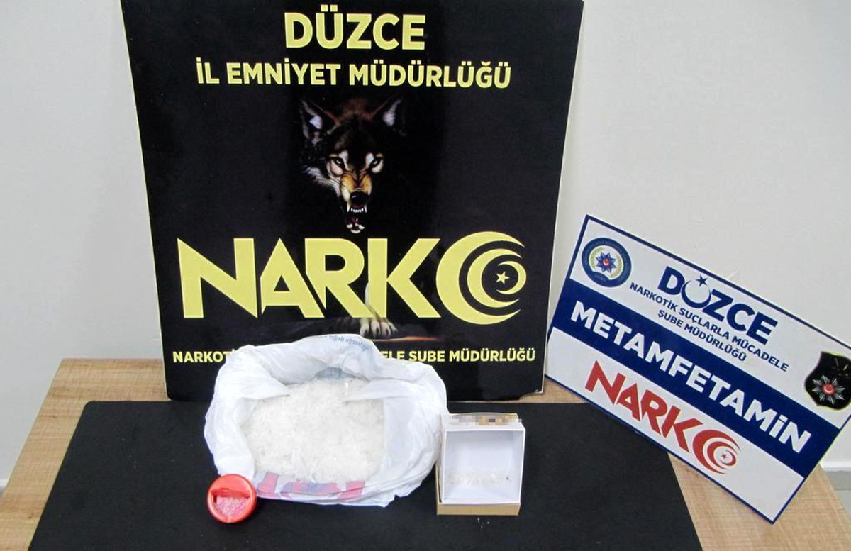 Son dakika haberleri... Uyuşturucu ile yakalanan 2 kişi tutuklandı