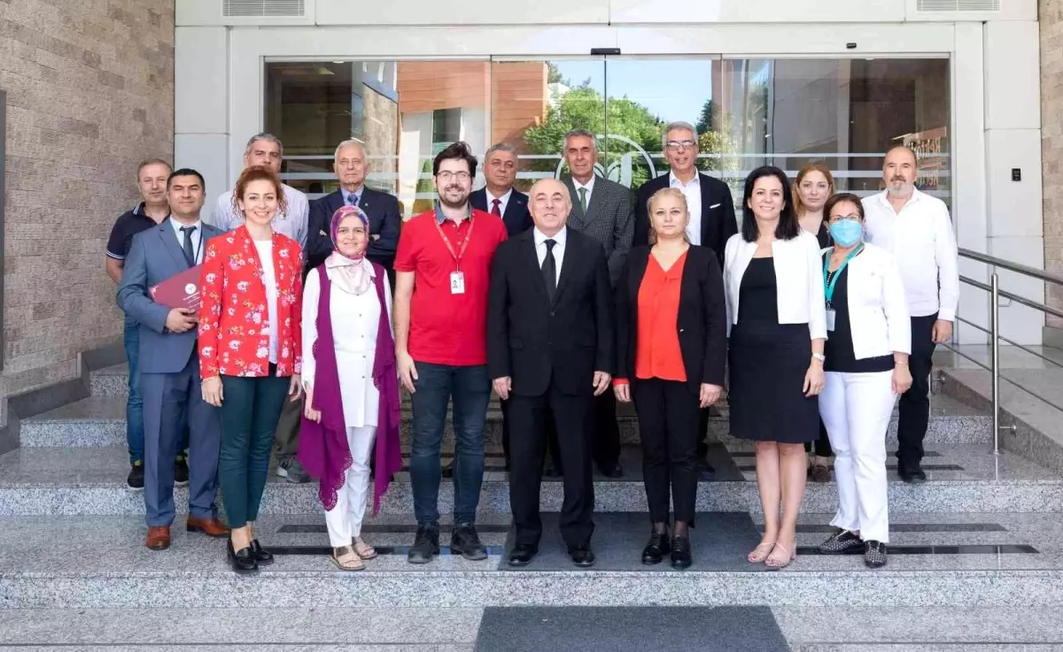 Yaşar Üniversitesine "Beslenme Dostu İş Yeri" belgesi