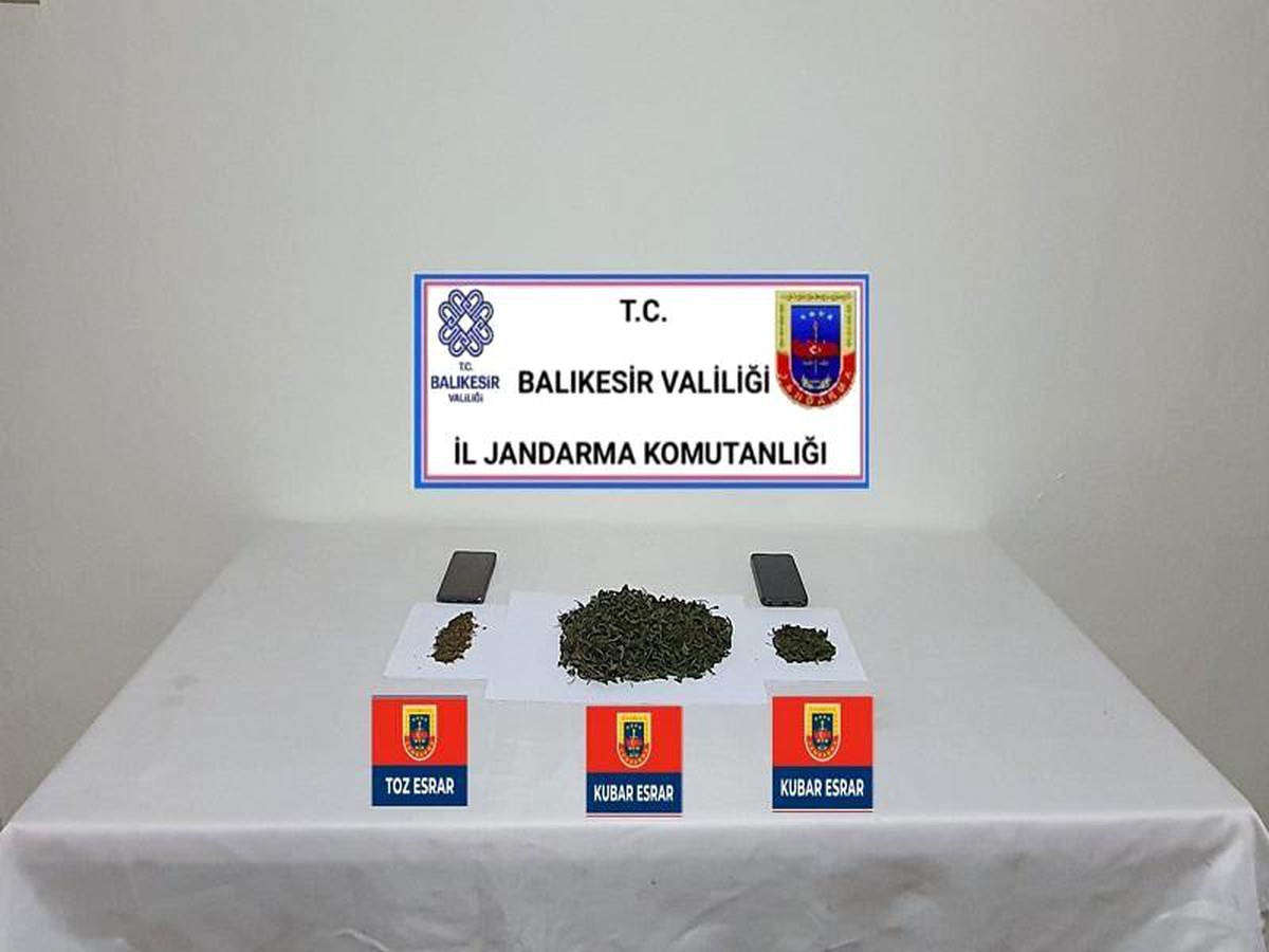 Balıkesir haberi... Balıkesir\'de jandarma 53 uyuşturucu şüphelisini gözaltına aldı