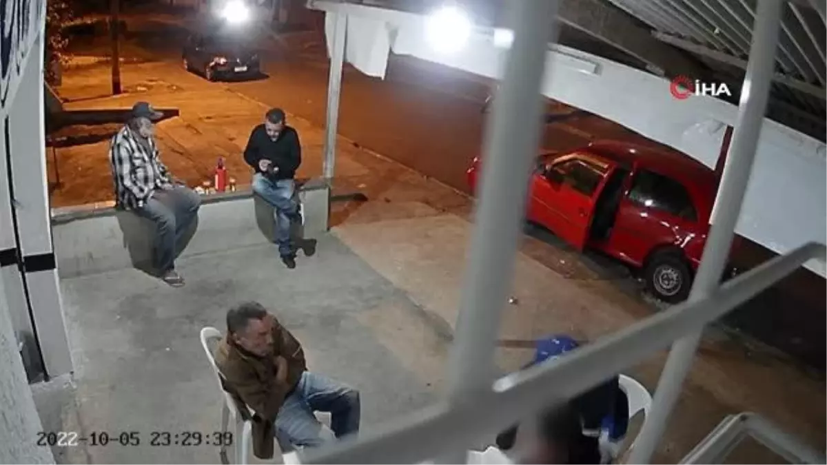 Brezilya\'da barda 2 kişi öldürüldü, cinayet esnasında kimse kıpırdamadı