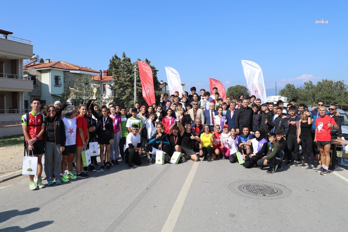 Balıkesir yerel haberleri: Burhaniye\'de 29 Ekim Cumhuriyet Bayramı Koşusu Düzenlendi