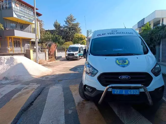 Sabah iş yerini açan çalışanlar, depoda korkunç manzarayla karşılaştı! Mesai arkadaşları feci şekilde can verdi