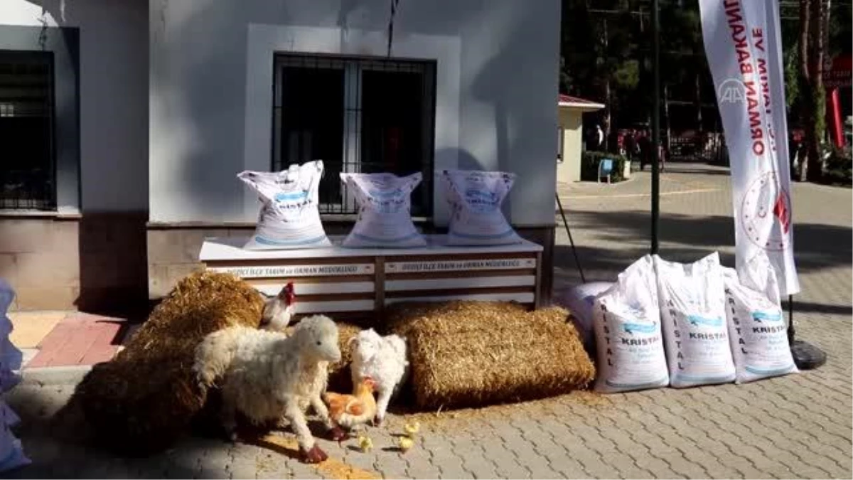 Çiftçilere arpa tohumu desteği verildi