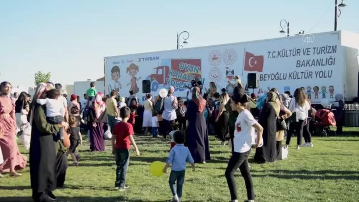 Diyarbakırlı çocuklar "Oyun Karavanı" ile eğlendi