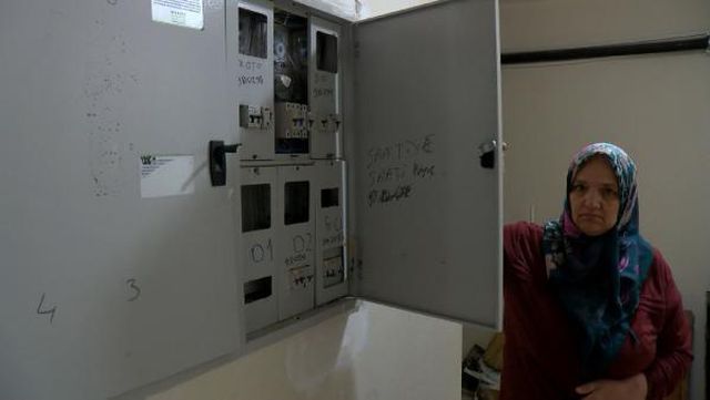 Kiracıyı evden çıkarmak için elektrik sayacını söktü! Kiracıyı evden çıkarmak için elektrik sayacını söktü!