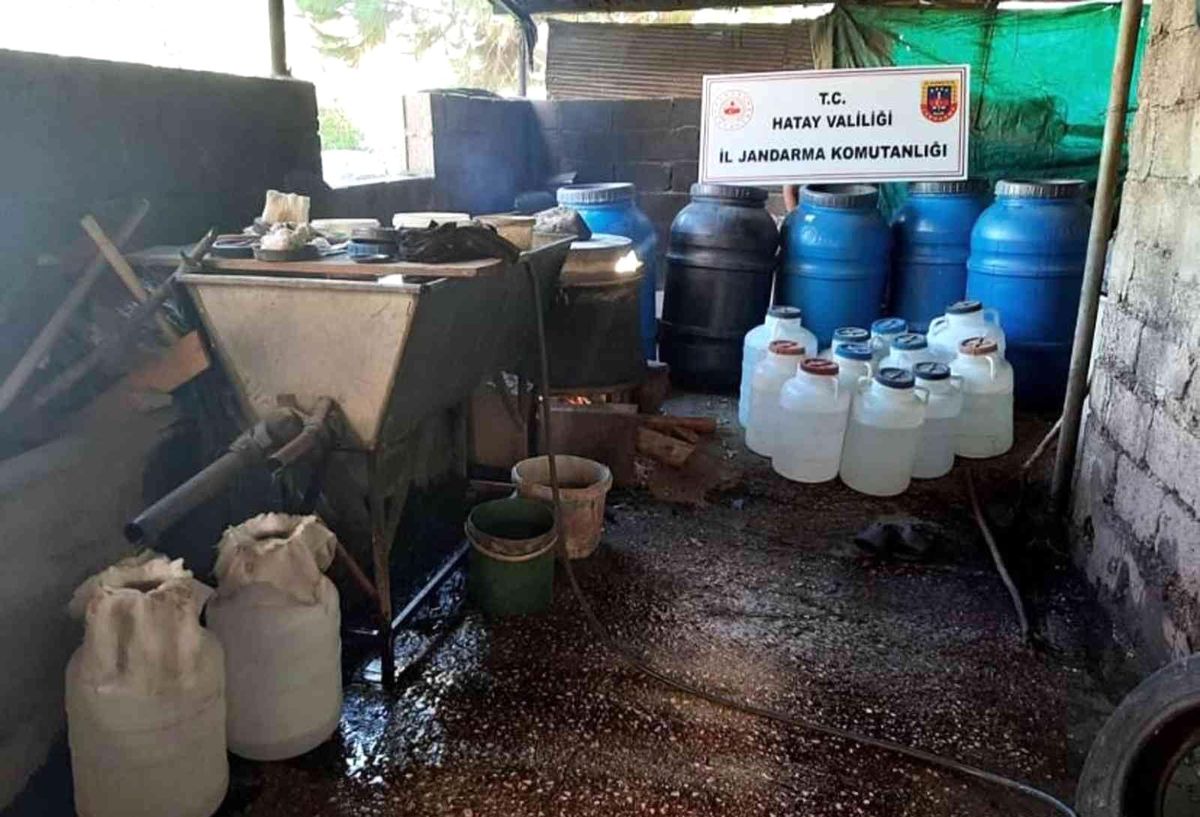 Hatay haber | Hatay\'da 1 ton 450 kilogram sahte içki ele geçirildi