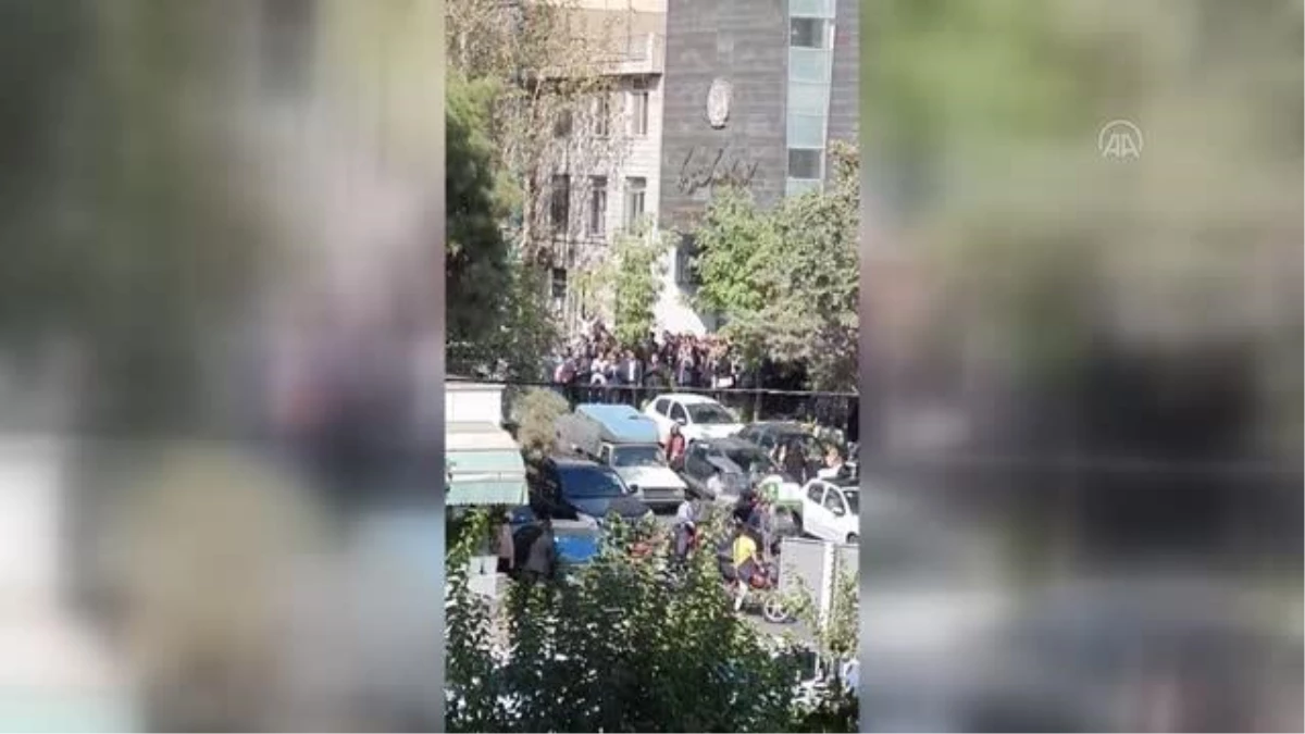 İran\'da protesto gösterileri devam ediyor