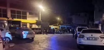 İzmir haberi... İzmir'de tartıştığı kişilere ateş açan şüpheli, çatışma ortasında kalan babasını da vurdu