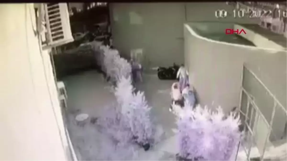 KAĞITHANE\'DE TARAFTAR OTOBÜSÜNE SİLAHLA SALDIRAN ŞÜPHELİ TUTUKLANDI