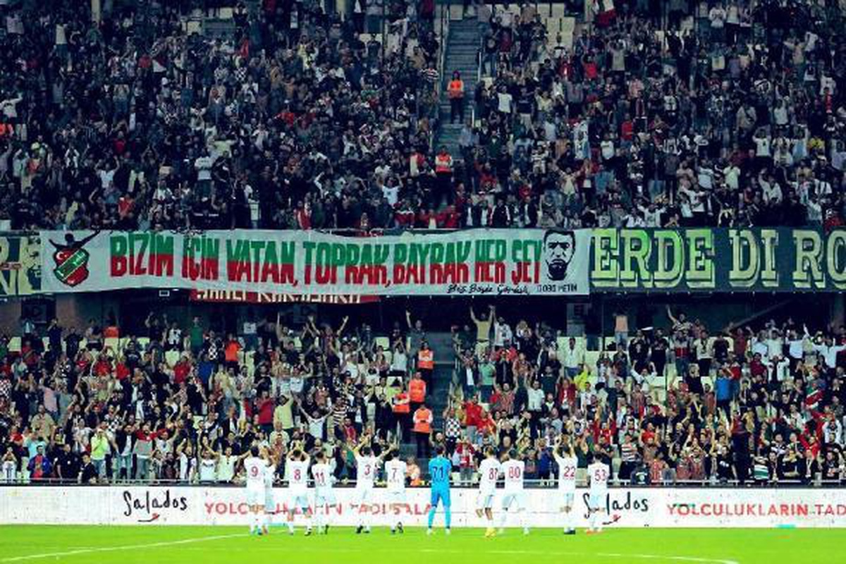 İzmir haberi! Karşıyaka ile Eskişehirspor arasında dostluk rüzgarı