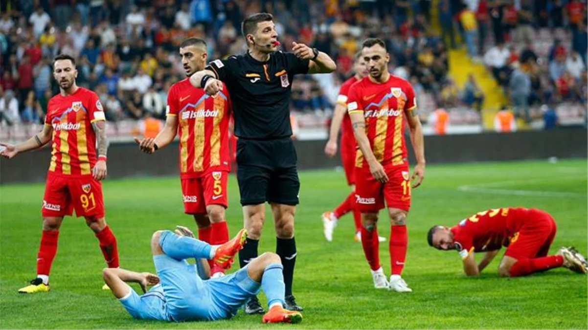 Kayserispor-Trabzonspor maçında performansı beğenilmeyen hakem Ümit Öztürk ceza aldı