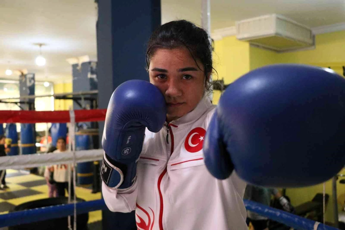 \'Minik boksör\' lakaplı Pınar Özkan\'ın hedefi dünya şampiyonluğu