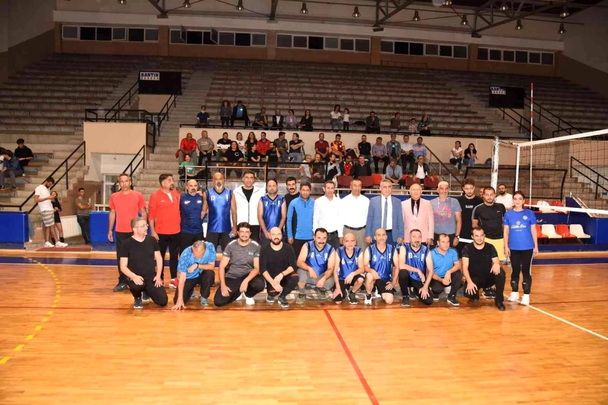 Aydın haberleri | Nazilli\'de okullar arası voleybol turnuvası başladı