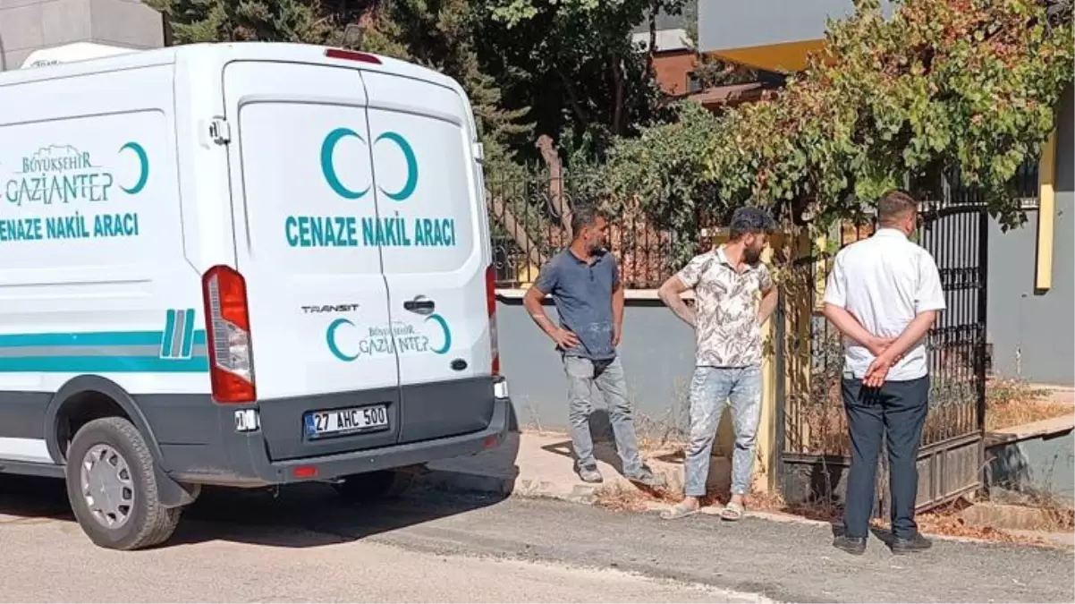 Gaziantep'te bilim akademisinde kan donduran ölüm! Sabah iş yerini açan çalışanlar, 53 yaşındaki Mehmet Y.'yi tavana asılı halde buldu