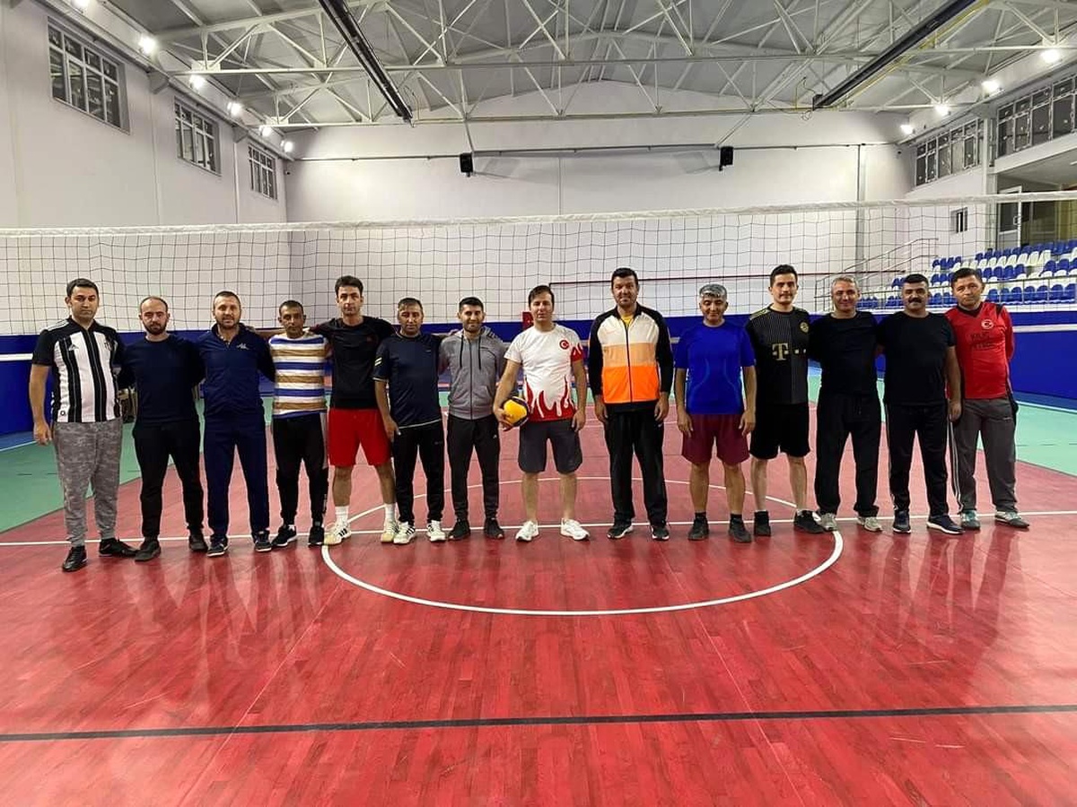 Kayseri haberi: Tomarza\'da Cumhuriyet Kupası Voleybol Turnuvası başladı