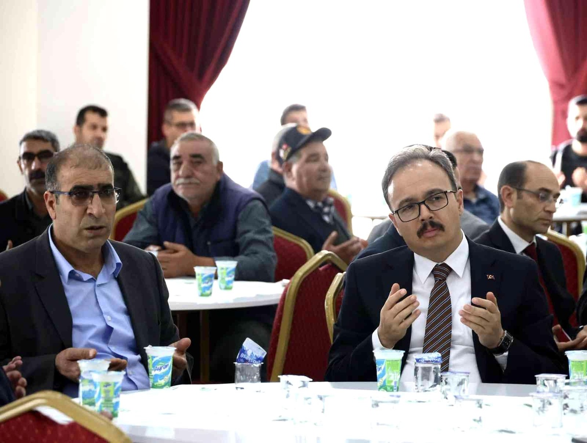 Son dakika haberi! Vali, şehitler için düzenlenen mevlid-i şerife katıldı