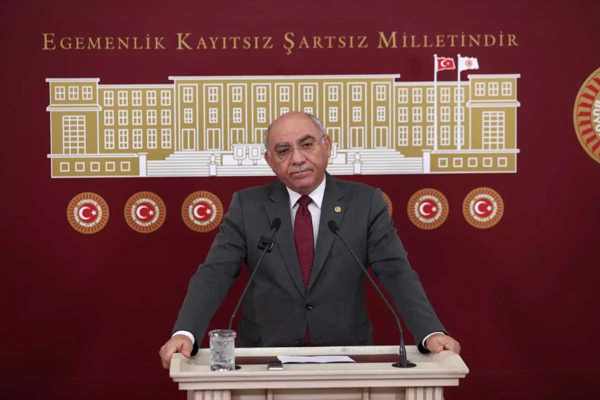 AK Parti\'li Karahocagil: "Hükümetimiz laf değil, hizmet üretmiştir"