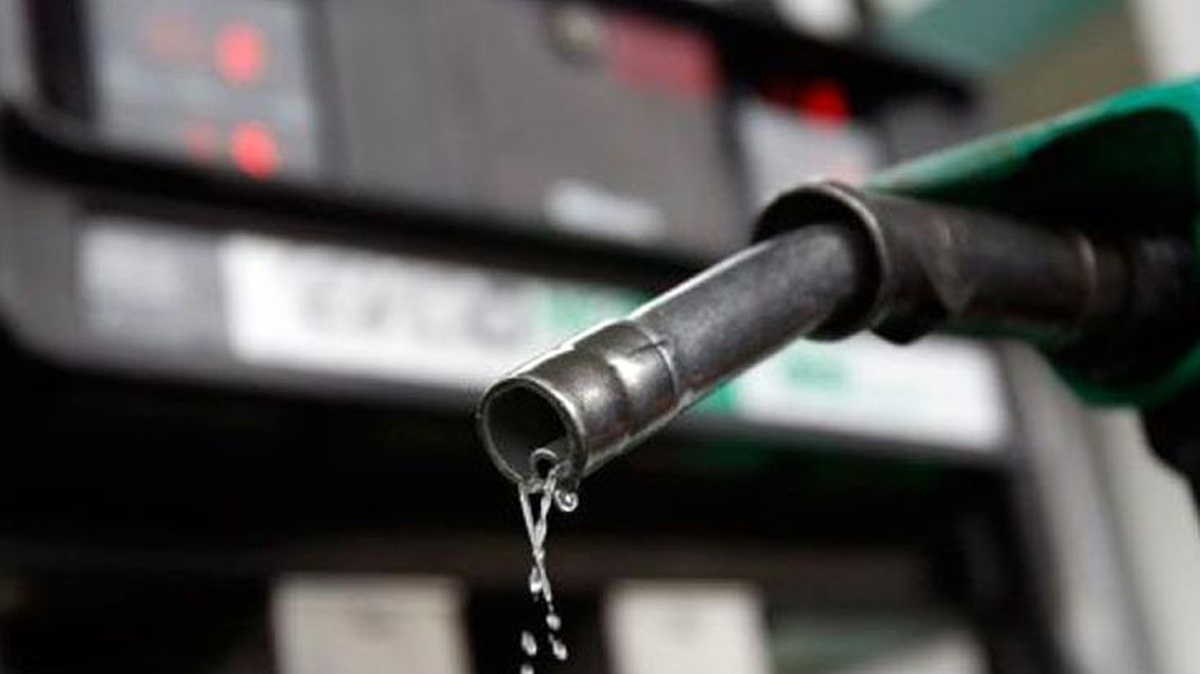 Araç sahiplerine nefes aldıracak indirim! Motorinin fiyatı 2 lira 13 kuruş düştü
