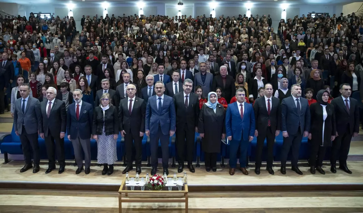 Bakan Özer, Öğrenci/Öğretmen Destek Sistemi\'nin hayata geçtiğini bildirdi Açıklaması