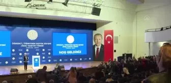 Bakan Özer: 'Bizimle öğretmenimizin arasına kimse girmesin, kimse siyasi malzeme yapmasın öğretmeni'