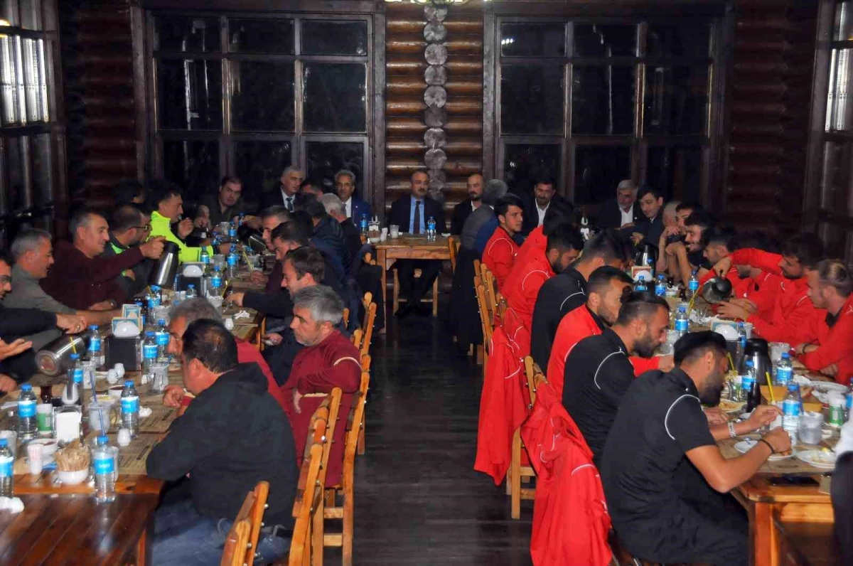 Başkan Akkaya\'dan Akşehirspor\'a motivasyon yemeği