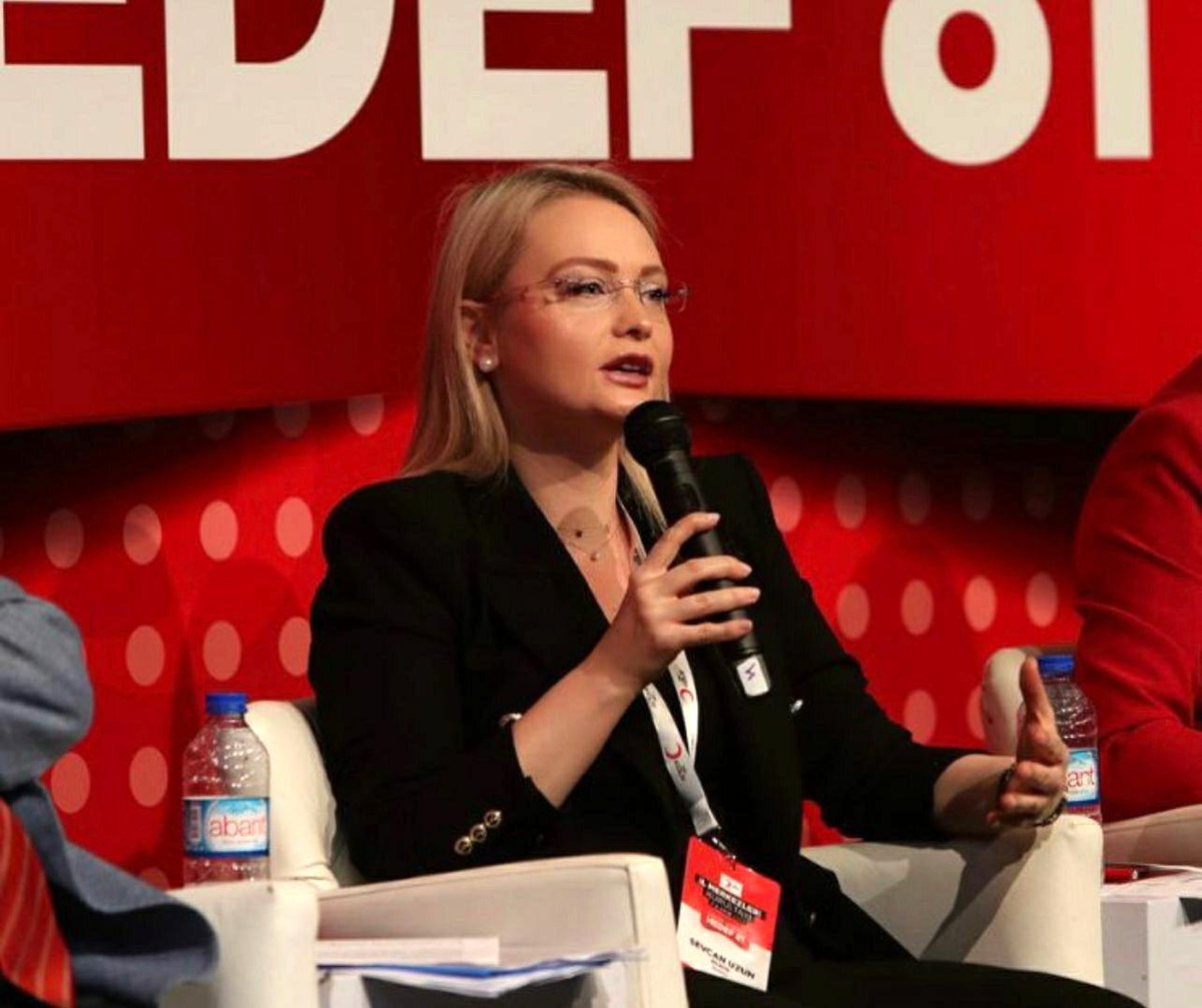 Başkan Uzun, İl Merkezleri Kurultayı\'na panelist olarak katıldı
