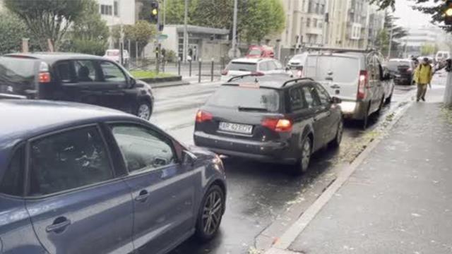 Benzin kuyruğunda beklemek Fransa'da rutin oldu! Mobil uygulamadan benzinci takip ediyorlar