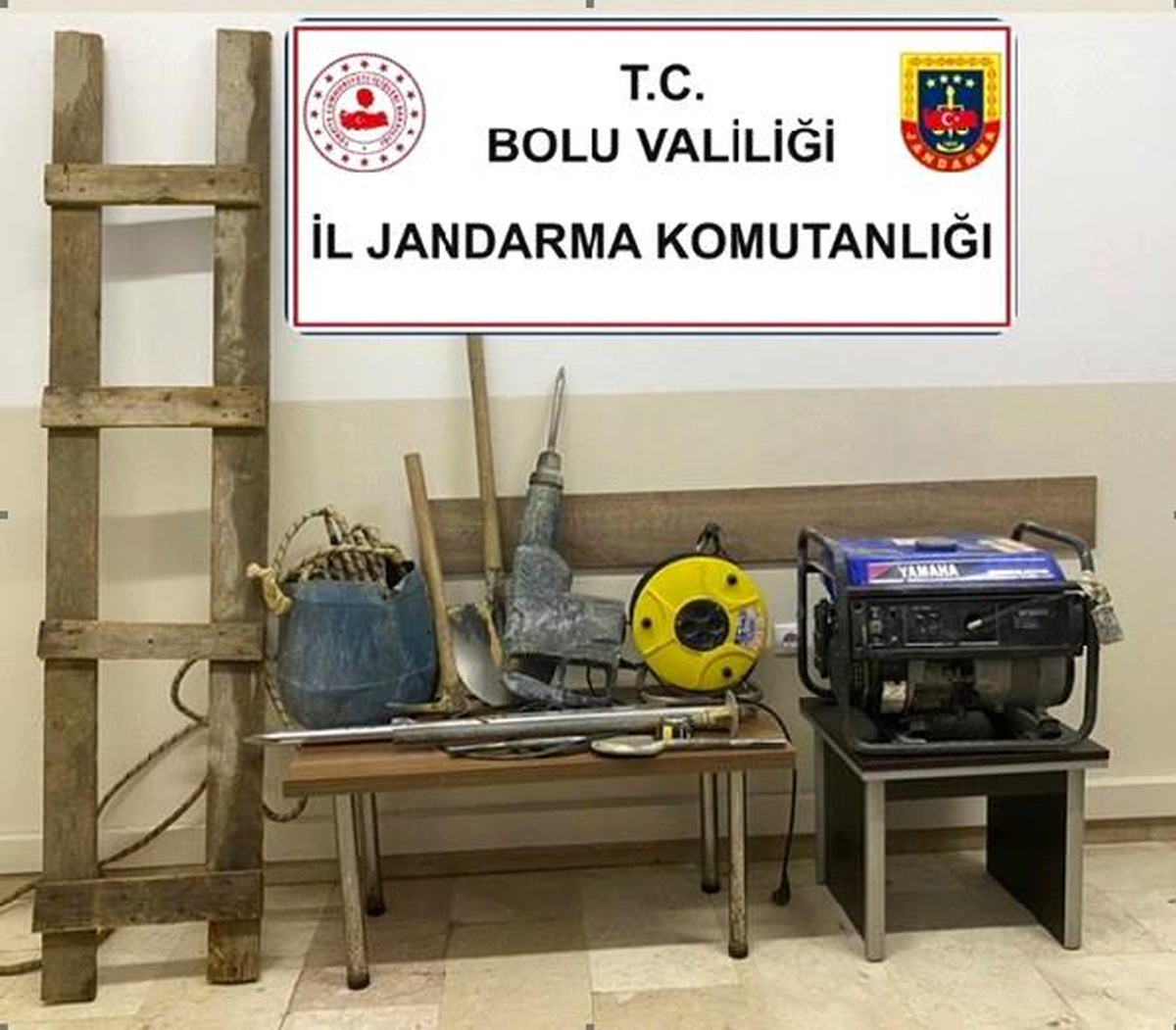 Bolu haber: Bolu\'da kaçak kazı yapan 3 kişi suçüstü yakalandı