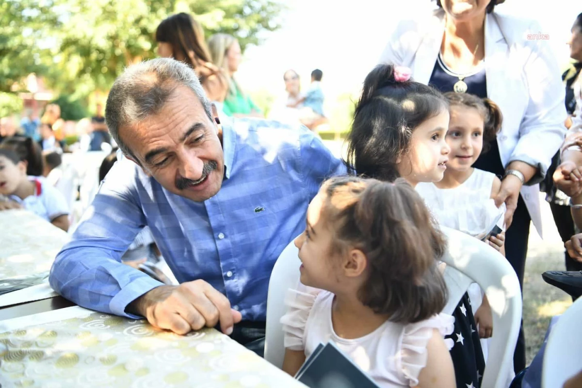 Adana yerel haberi... Çukurova Belediye Başkanı Çetin, Kız Çocuklarıyla Buluştu